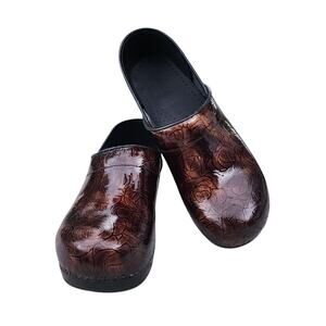 SANITA Floral Embossed Tooled Patent Leather Danish Clogs 42